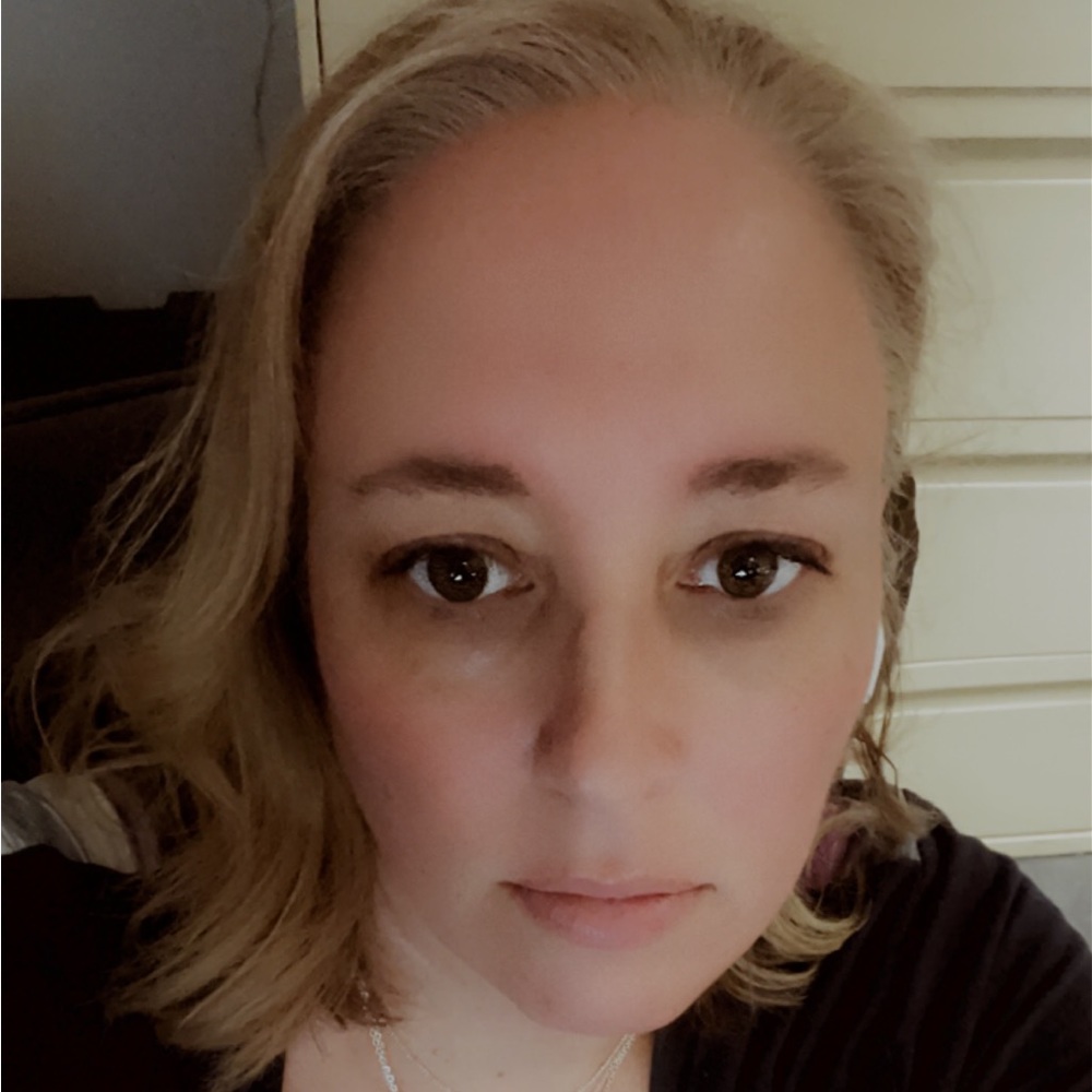 Meet your Posher, Kelli